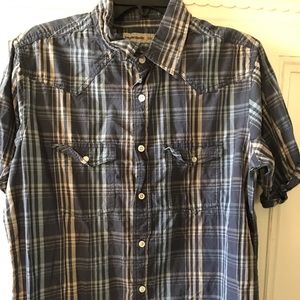 Short Sleeve Buttondown